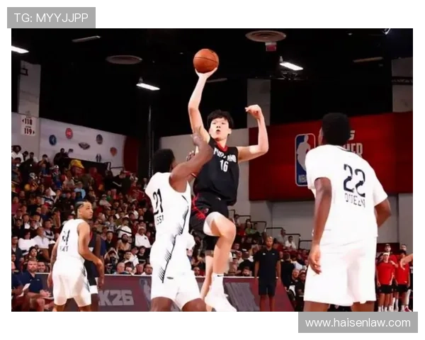 杨瀚森小勾手轻松命中展现柔和手感助力球队取得领先 杨瀚森小勾手轻松命中展现柔和手感助力球队取得领先