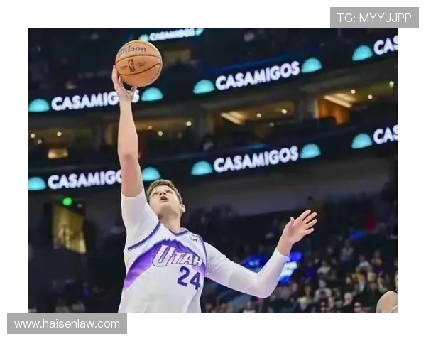 布克砍36加9携马尔卡宁33分演攻防对飙太阳主场大胜爵士一役