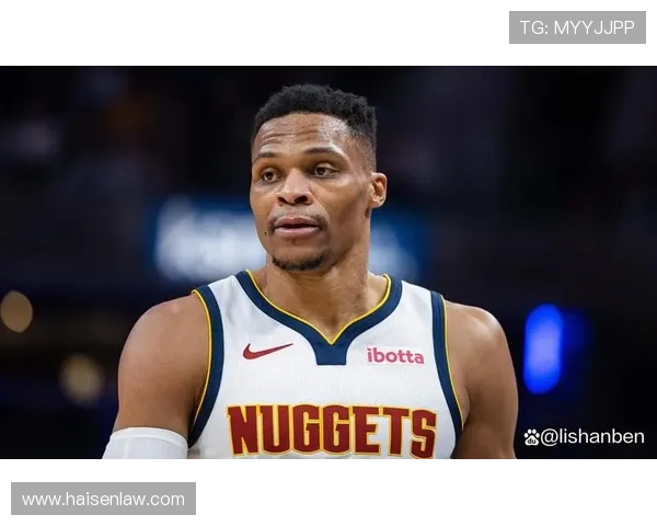 威少精妙助攻拉文空接暴扣完成精彩配合